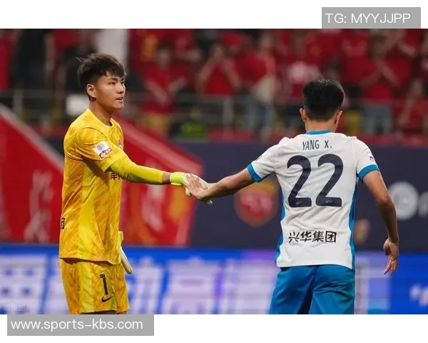 最后时刻李昊神奇扑救化解对手头球威胁保住胜利希望