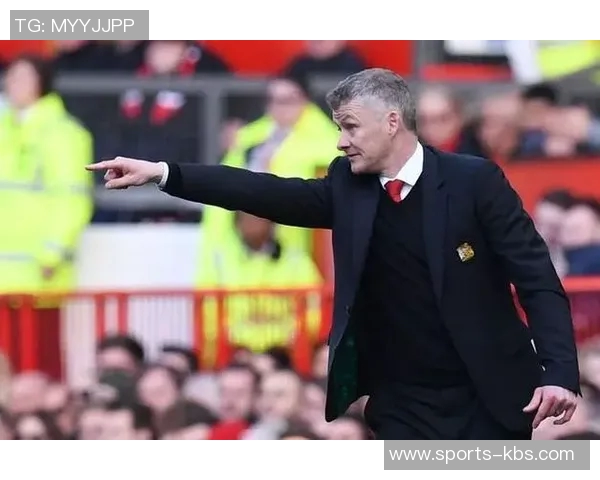 内维尔批评利物浦软弱夏窗巨资投入是为争冠而非过渡 内维尔批评利物浦软弱夏窗巨资投入是为争冠而非过渡